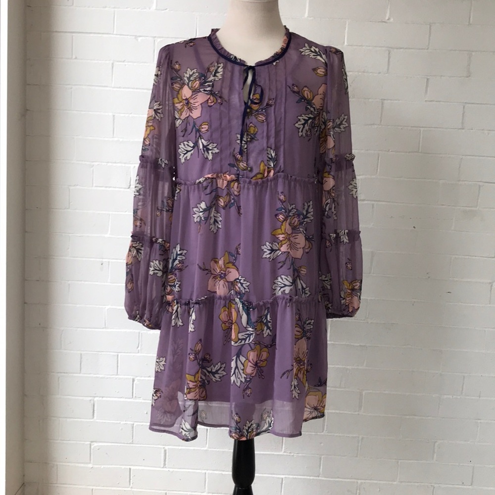 Delicate floral pattern dress